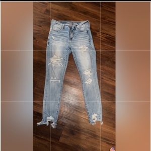 NWOT Ripped Aeo Jeans